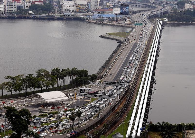 Singapore-Johor carpool service: Unlicensed vehicles cannot provide cross-border services, says LTA
