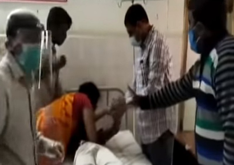 Hundreds rushed to hospital in India, 1 dead from unknown illness