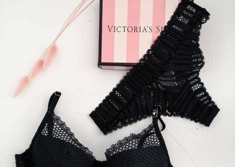 Ever wondered why there's a little pocket in your underwear? The answer is not what you think