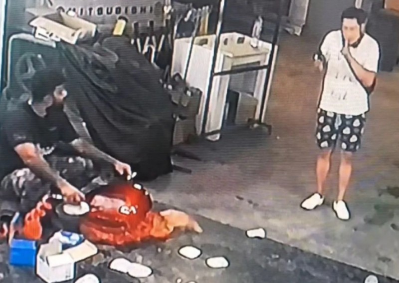 'Keep it down please': Man on phone walks into Jurong workshop and shushes working handyman