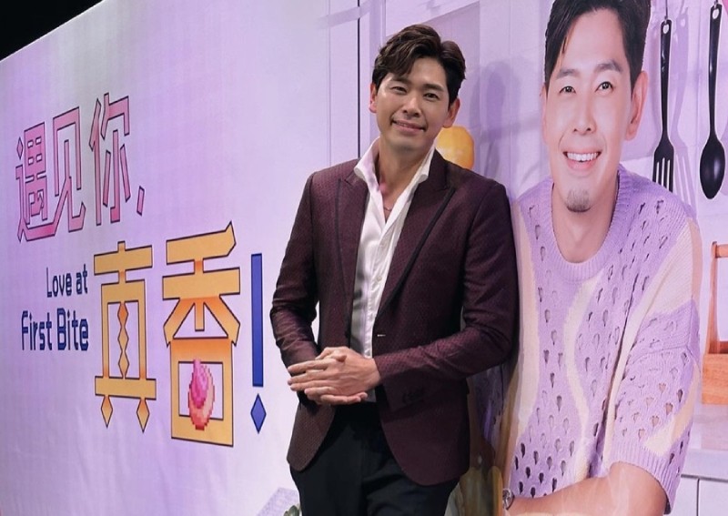 'Can you find non-cooking roles next time?' Romeo Tan's mum said he tried too hard to look like a chef