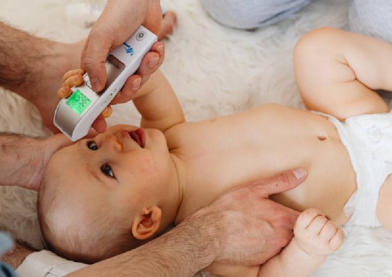 Too hot or too cold? 10 things to watch out for when it comes to baby's temperature