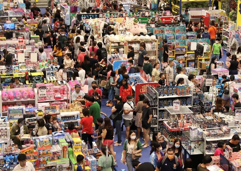 'Propose now - if not more expensive next year': Singaporeans hit jewellery boutiques, furniture shops in a rush to beat GST hike