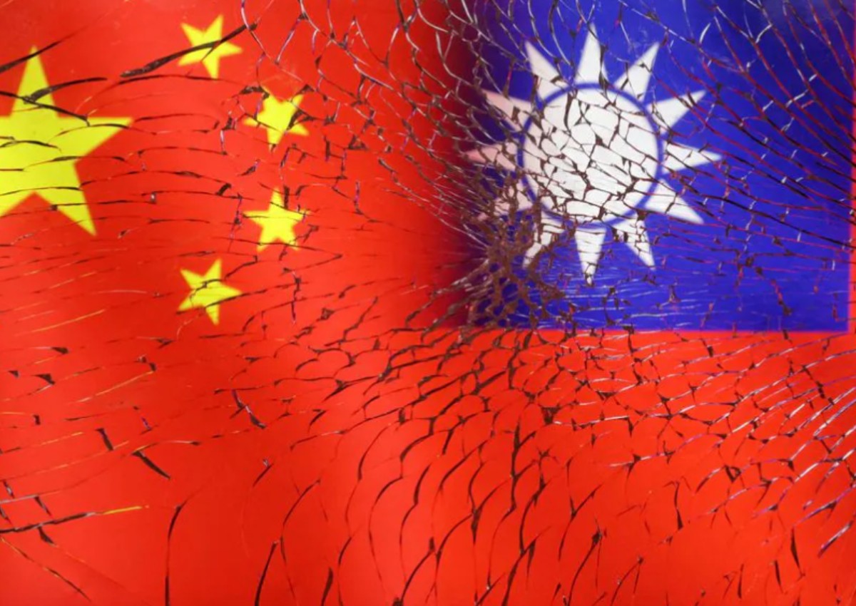 Taiwan says 8 Chinese fighter jets crossed strait's median line