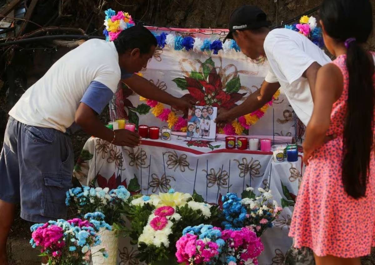 Mexican father spends Christmas hoping for family taken by Hurricane Otis