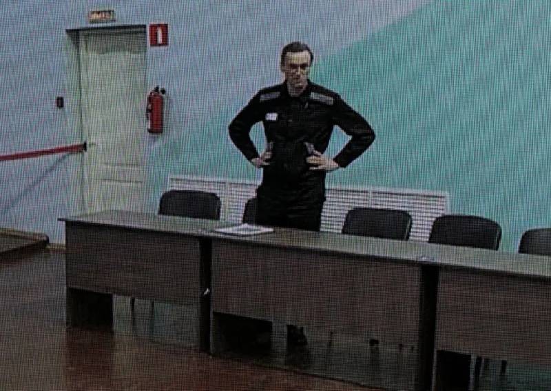 Kremlin critic Alexei Navalny says he has been handed new criminal charges
