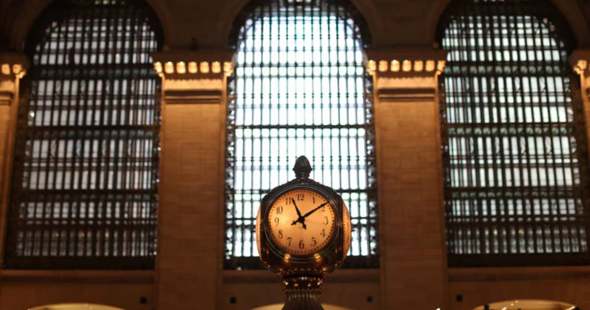 Trump calls for end to daylight saving time