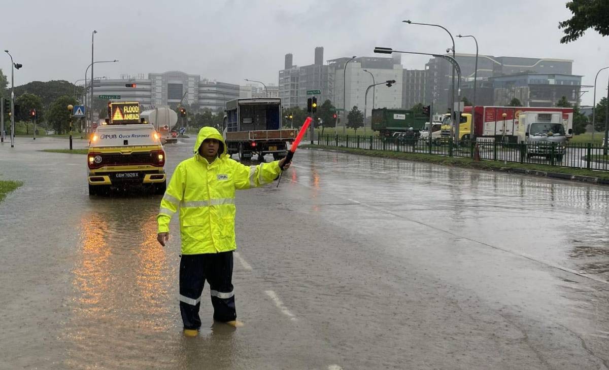 Western region of Singapore hit by flash floods, quick response teams deployed: PUB