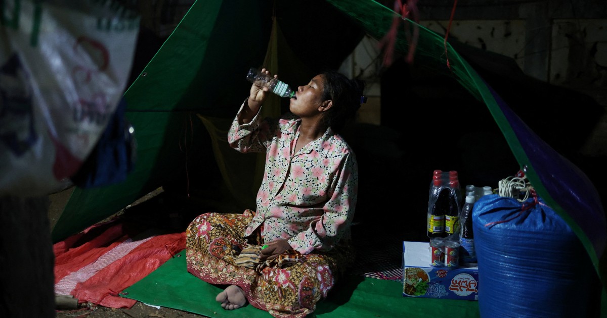 After fleeing fighting, Cambodian woman fears giving birth in border camp