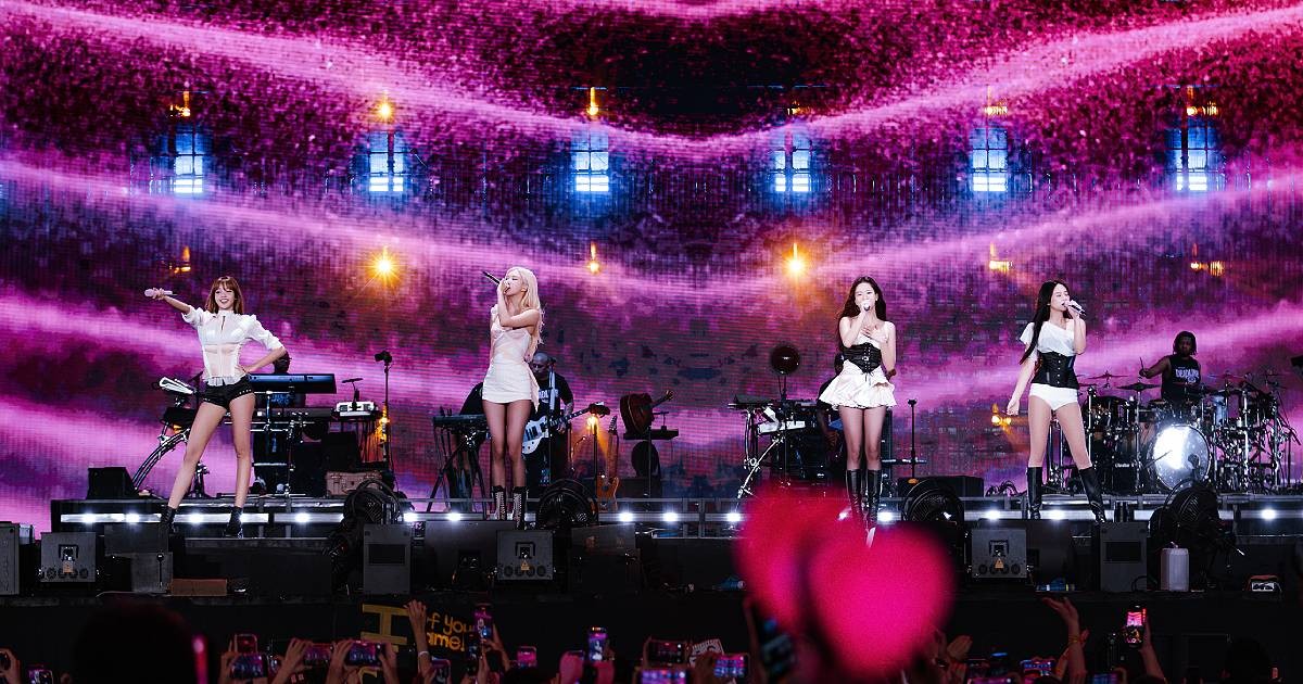 Blackpink turn up the heat at Deadline concert, say Singapore is 'a bit shy'  