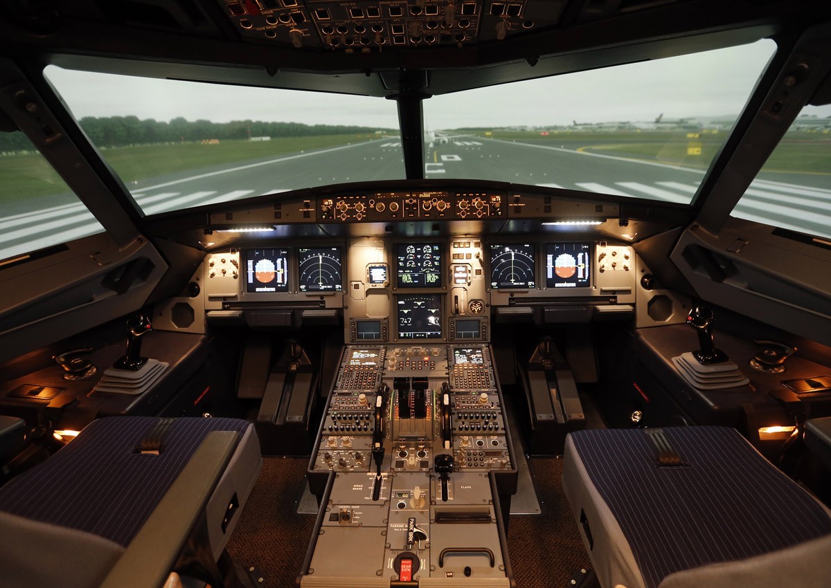 Airshow: Airlines, flight schools try to lure pilots with cheaper - or free - training