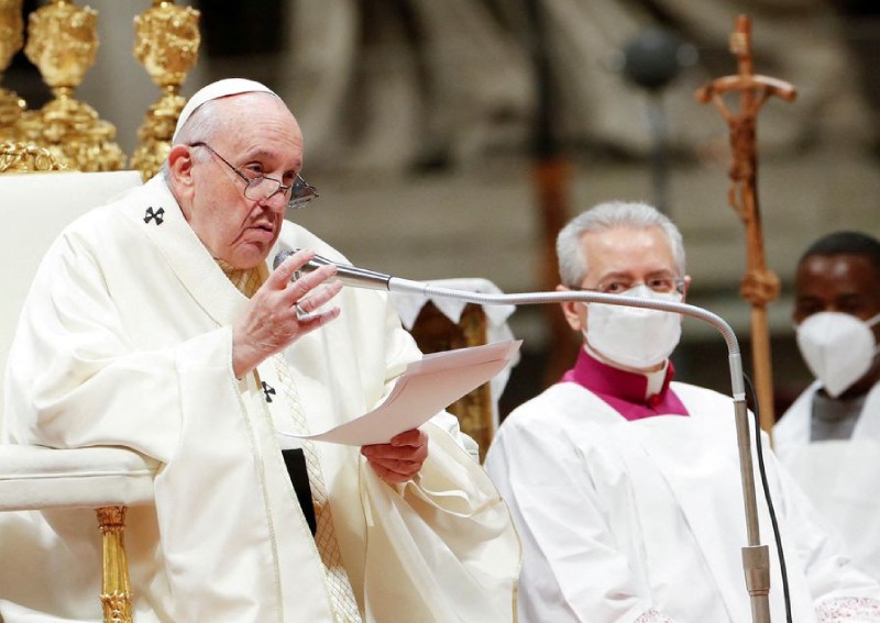 Dumping plastic in waterways is 'criminal', pope says in TV interview