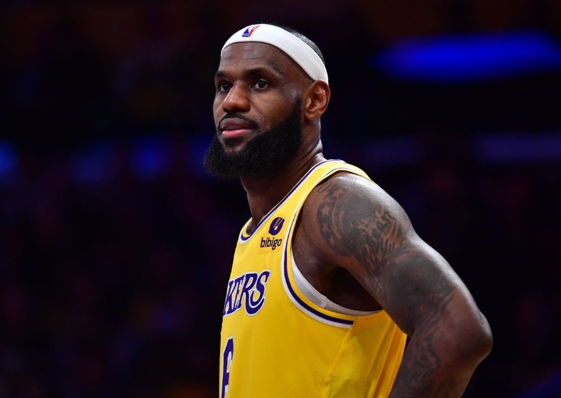 LeBron James becomes NBA's all-time leading scorer