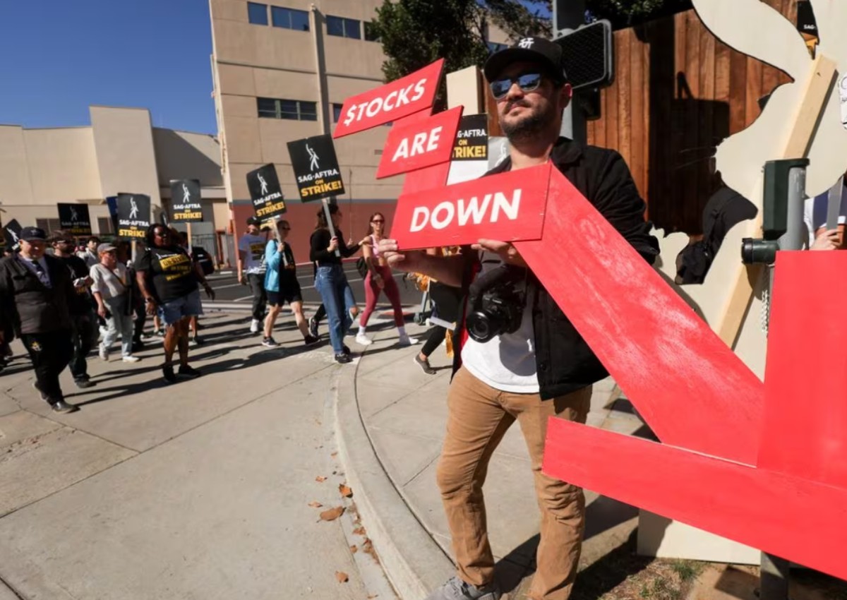 'The great contraction' hits Hollywood