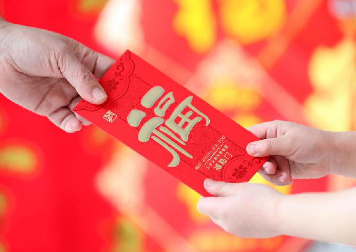 Man in China demands half of children's ang bao money following divorce
