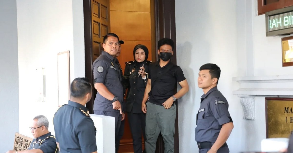 malaysia Man is 1st Singaporean sentenced to community service and fine under Malaysia's new anti-littering law