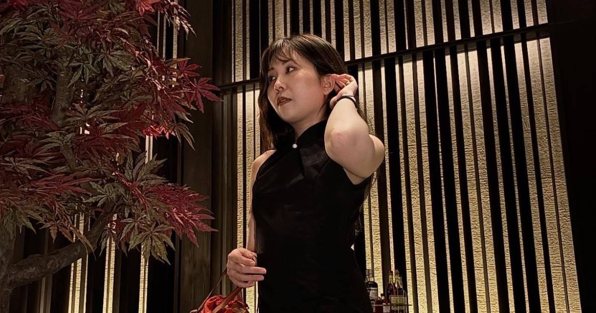 This Singaporean films herself on dates, and naysayers can't stop her