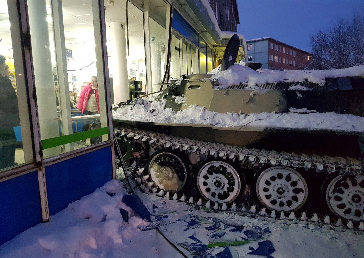 Man rams armoured vehicle into shop to steal bottle of wine