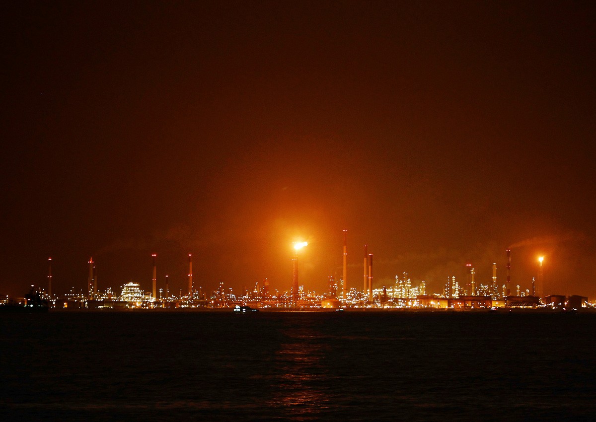 UK firm Intertek says employee involved in Shell oil theft case 