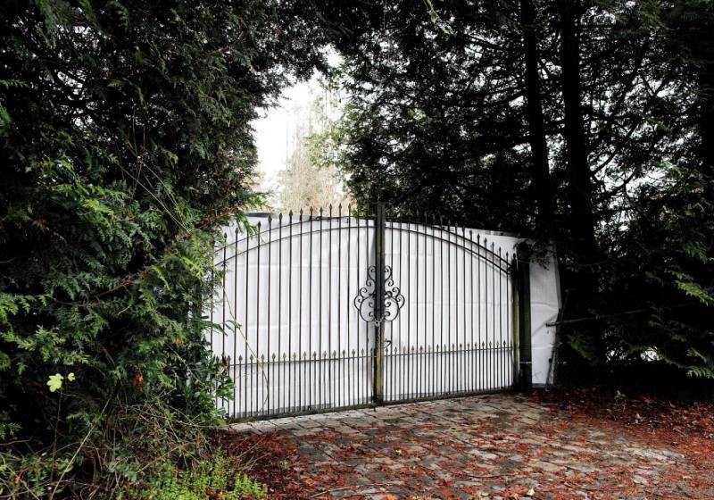 Small, coastal Canadian community abuzz over possible move there by Harry and Meghan