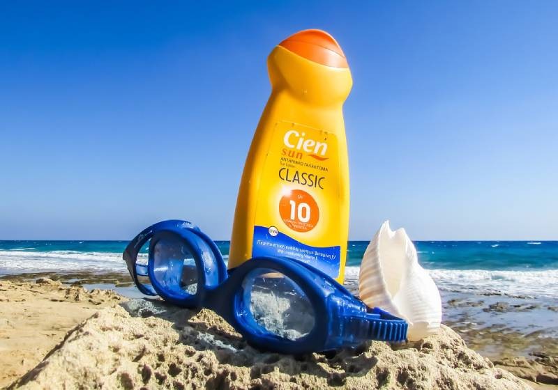 Sunscreen ingredients really do seep into the blood. Is that bad?
