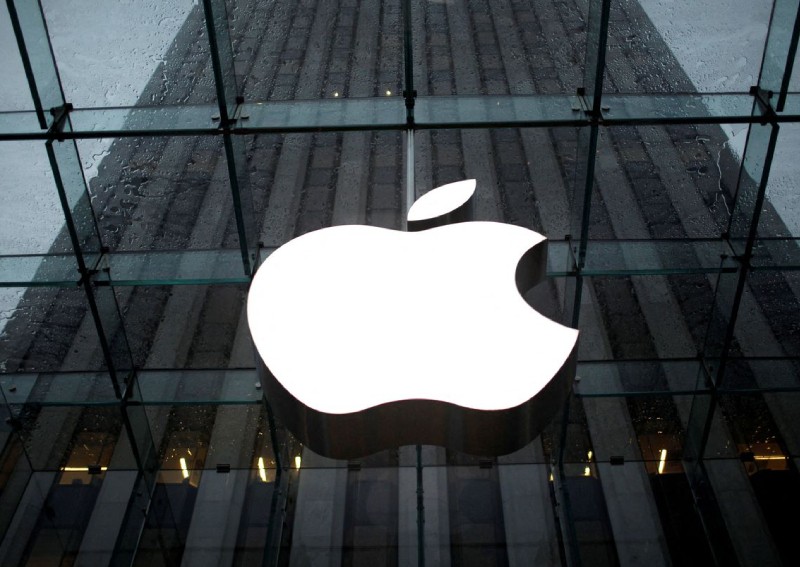 Apple pulls Wordle knockoffs from App Store