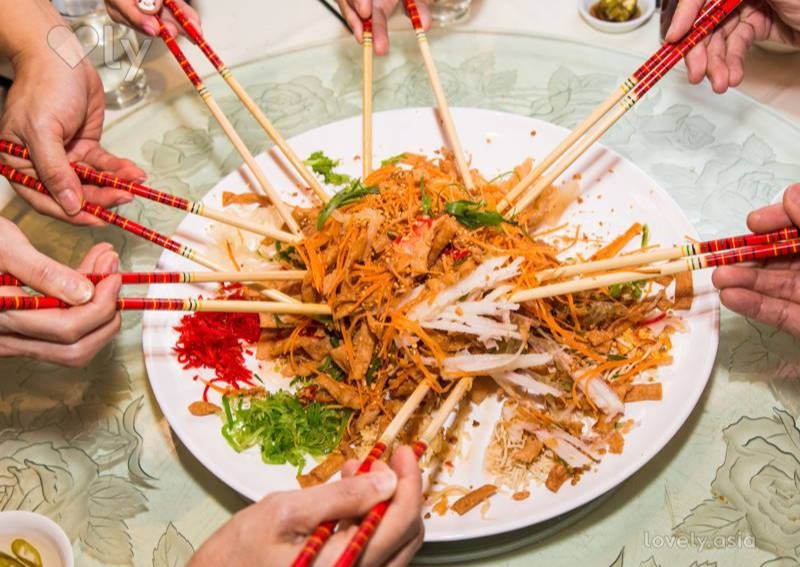 Best delivery and takeaway yu sheng in Singapore (2022) for every budget - includes halal & vegetarian options!