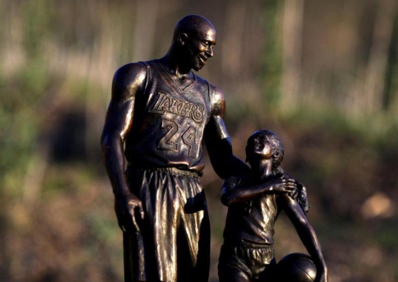 NBA: Statue of Kobe and Gigi Bryant placed at crash site on anniversary
