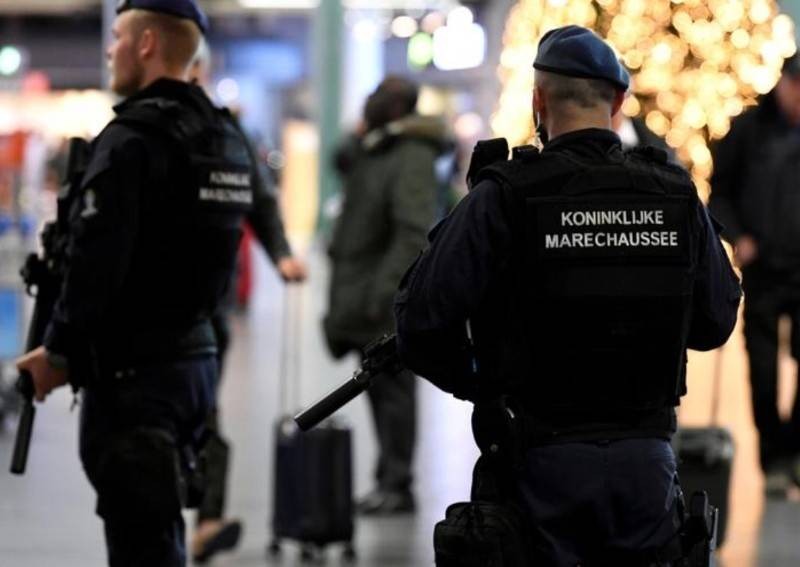 Dutch police find stowaway in nose wheel of cargo plane from South Africa