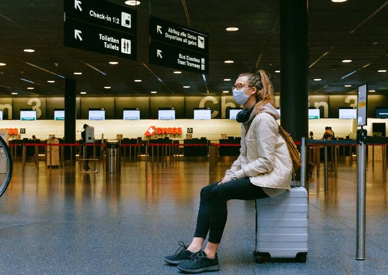 Which countries require travellers to undergo quarantine upon arrival?