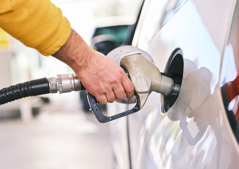 5 credit cards that will come in handy the next time you're pumping petrol