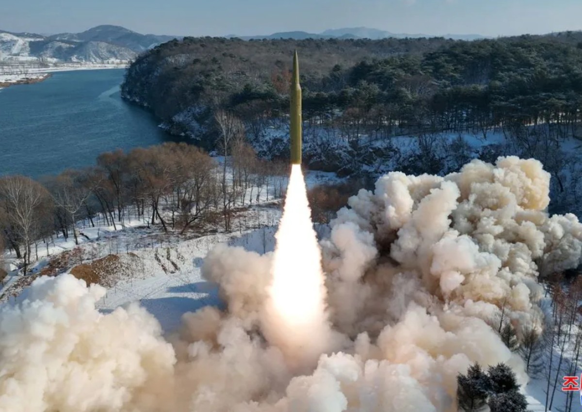 North Korea fires cruise missiles off west coast, Seoul says