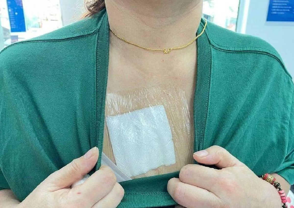 Teen robber hurls weapon, injures shop owner in Pasir Ris after getting startled by stranger