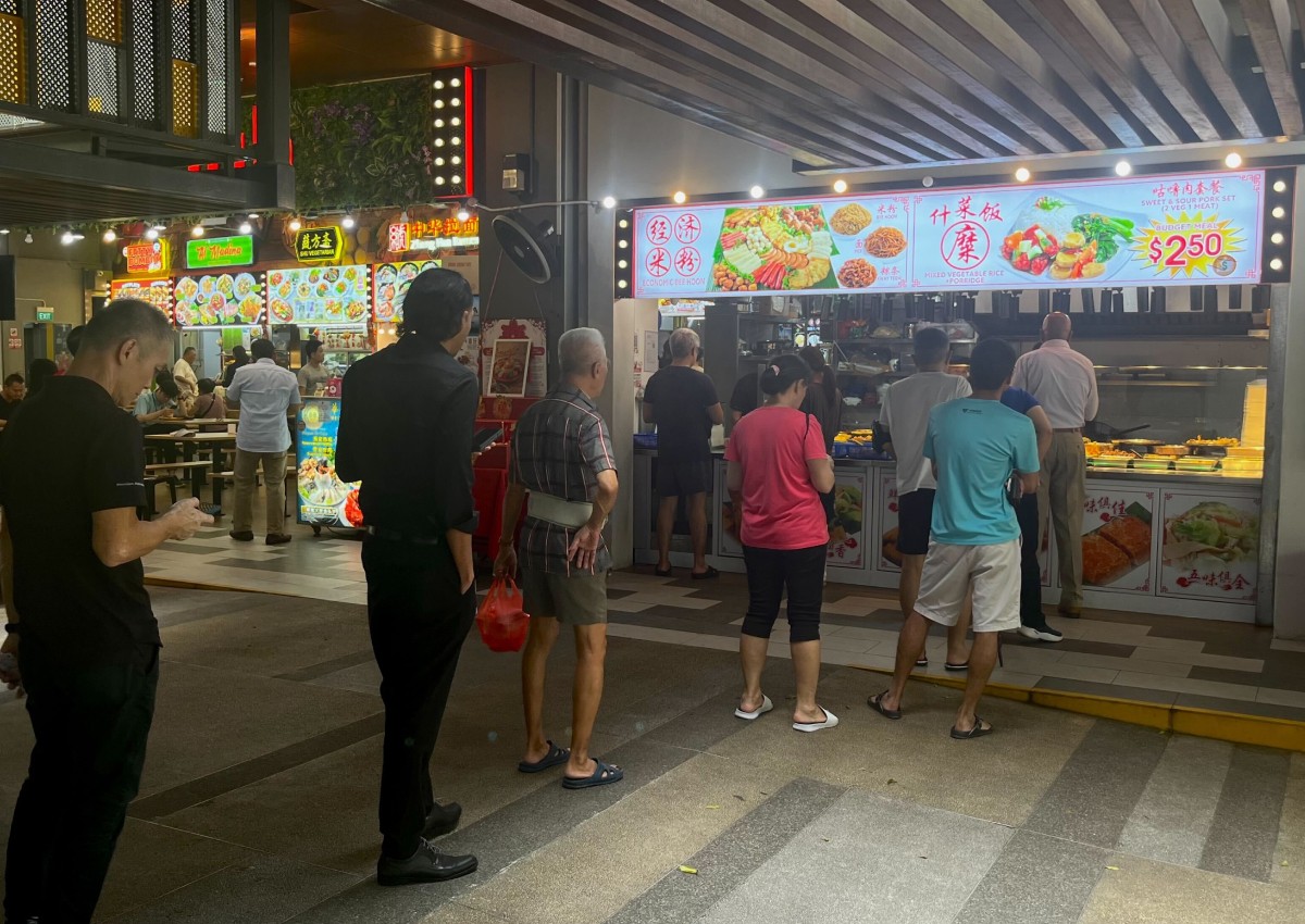 $2.50 'cai fan' and 50-cent coffee: Queenstown coffee shop draws queues with budget meal options