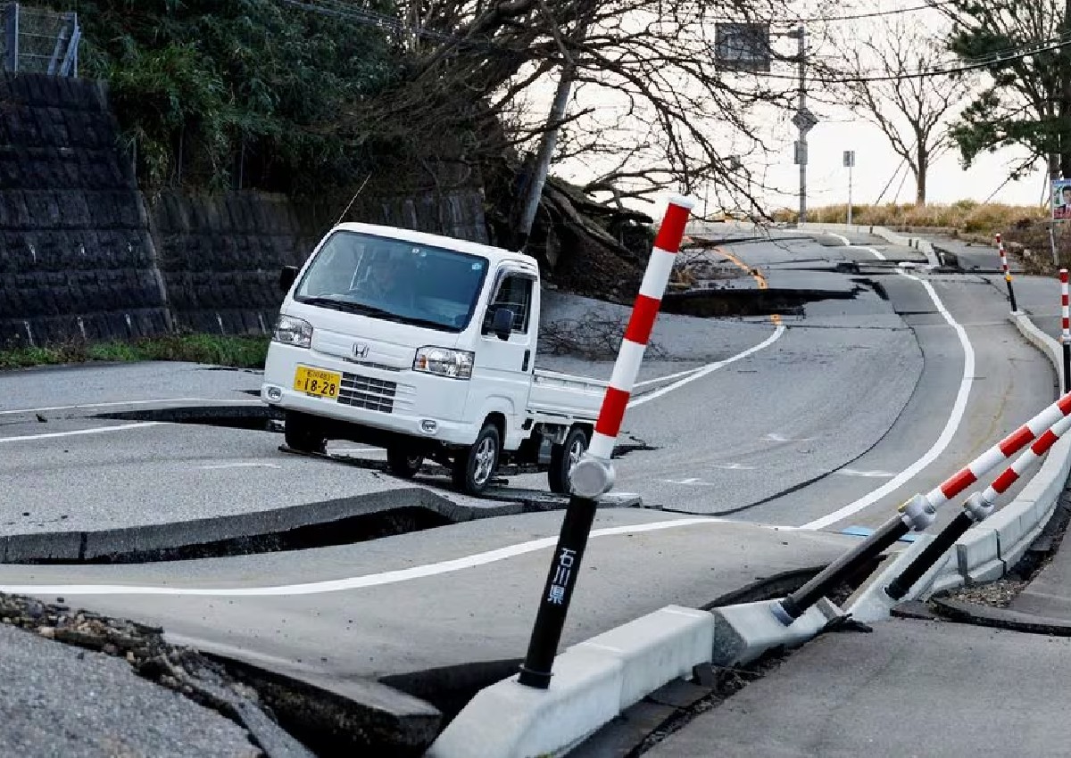 Japan earthquake death toll exceeds 100, with hundreds still missing