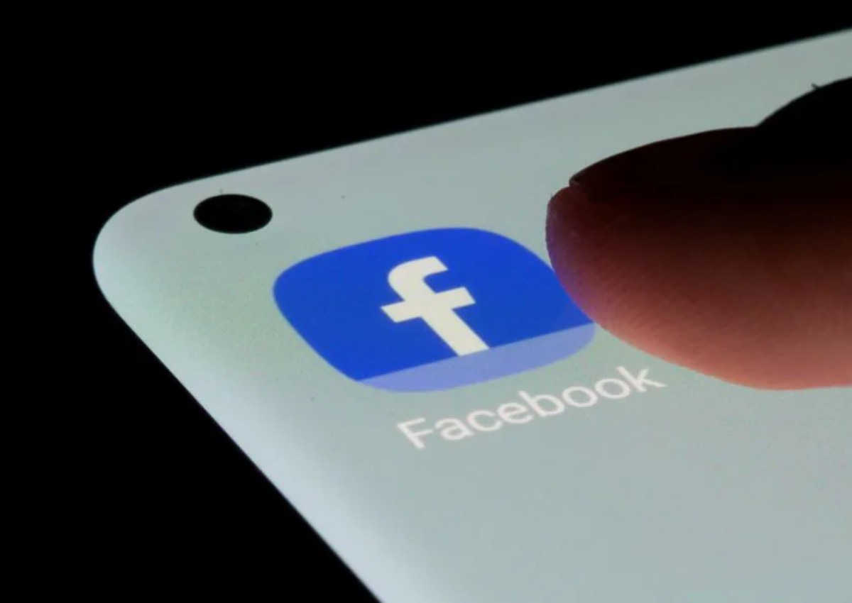 Florida lawmakers vote to restrict children's access to social media