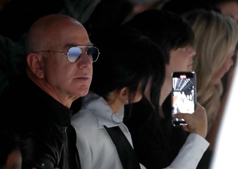 As Davos crowd gathers, governments urged to rein in 'billionaire class'