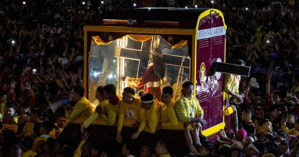 Philippines' Black Nazarene procession draws hundreds of thousands of devotees