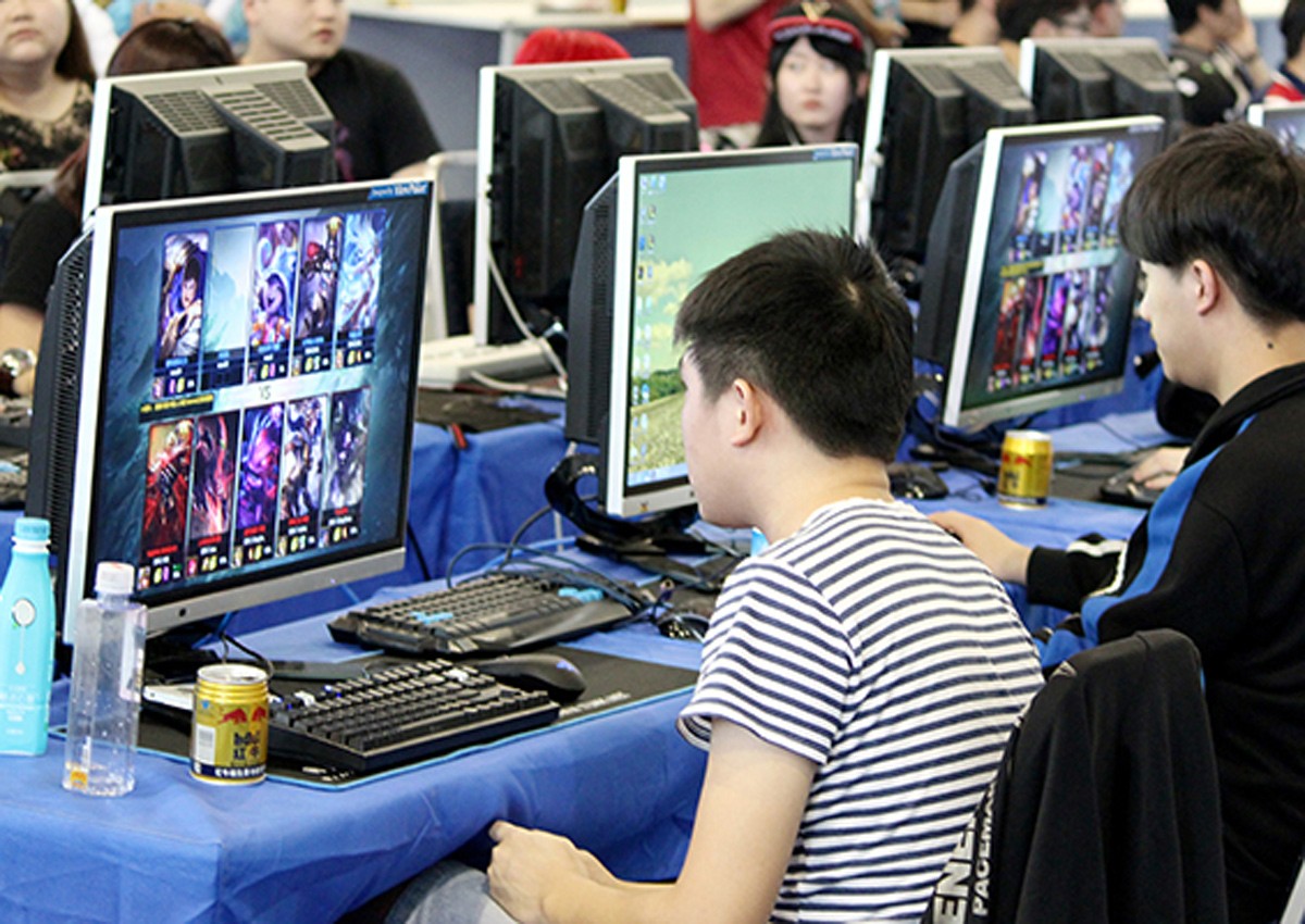 China to limit number of online games over myopia fears