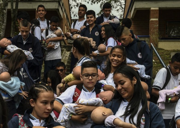 Robot babies tackling teenage pregnancies in Colombia