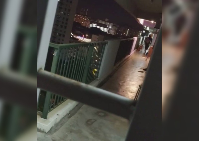 Disabled Foodpanda rider climbs 14 floors to deliver fried chicken in KL