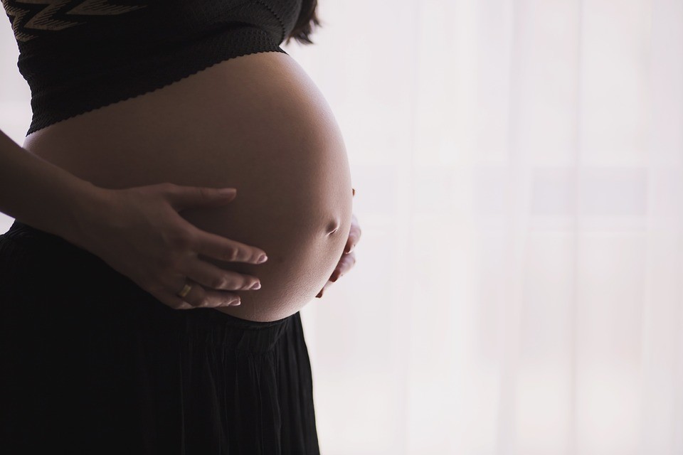 Longer pregnancy tied to higher risk of stillbirth, newborn death