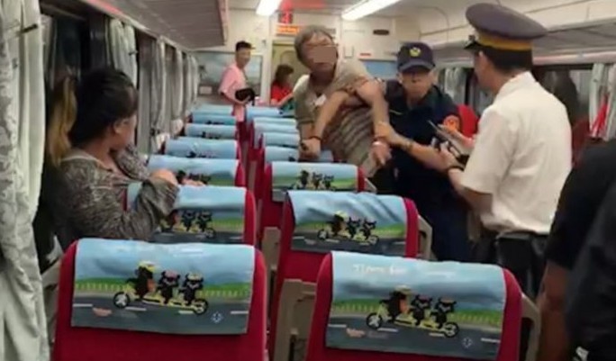 Police officer in Taiwan dies after train passenger stabs him