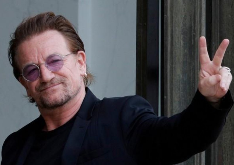 Bono calls radio shows under a fake name