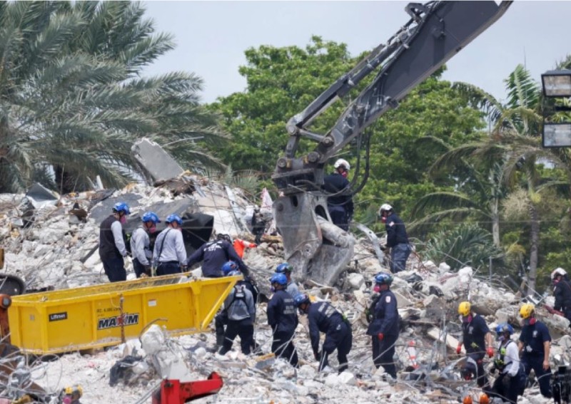 Florida building collapse: Death toll rises to 27 as search resumes in Surfside