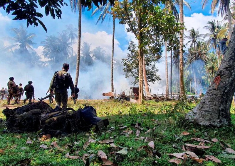 Philippines retrieves black boxes from crashed military plane