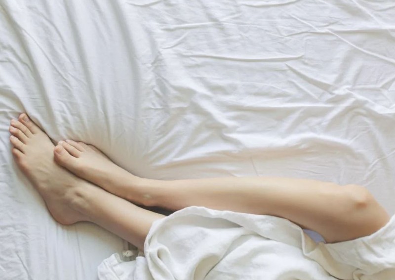 4 ways to enjoy sex when you feel bloated (like after a big meal)