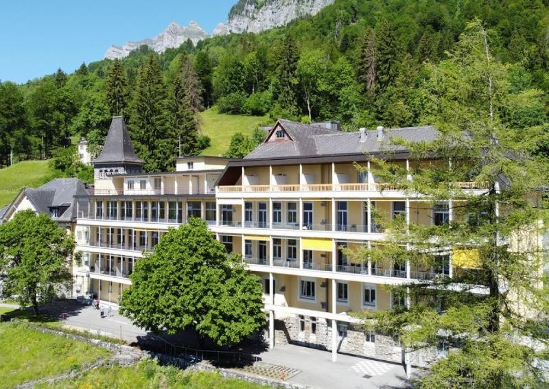 Nerve changes in eyes can help confirm 'long Covid'; Mental health issues tied to Covid-19 death risk