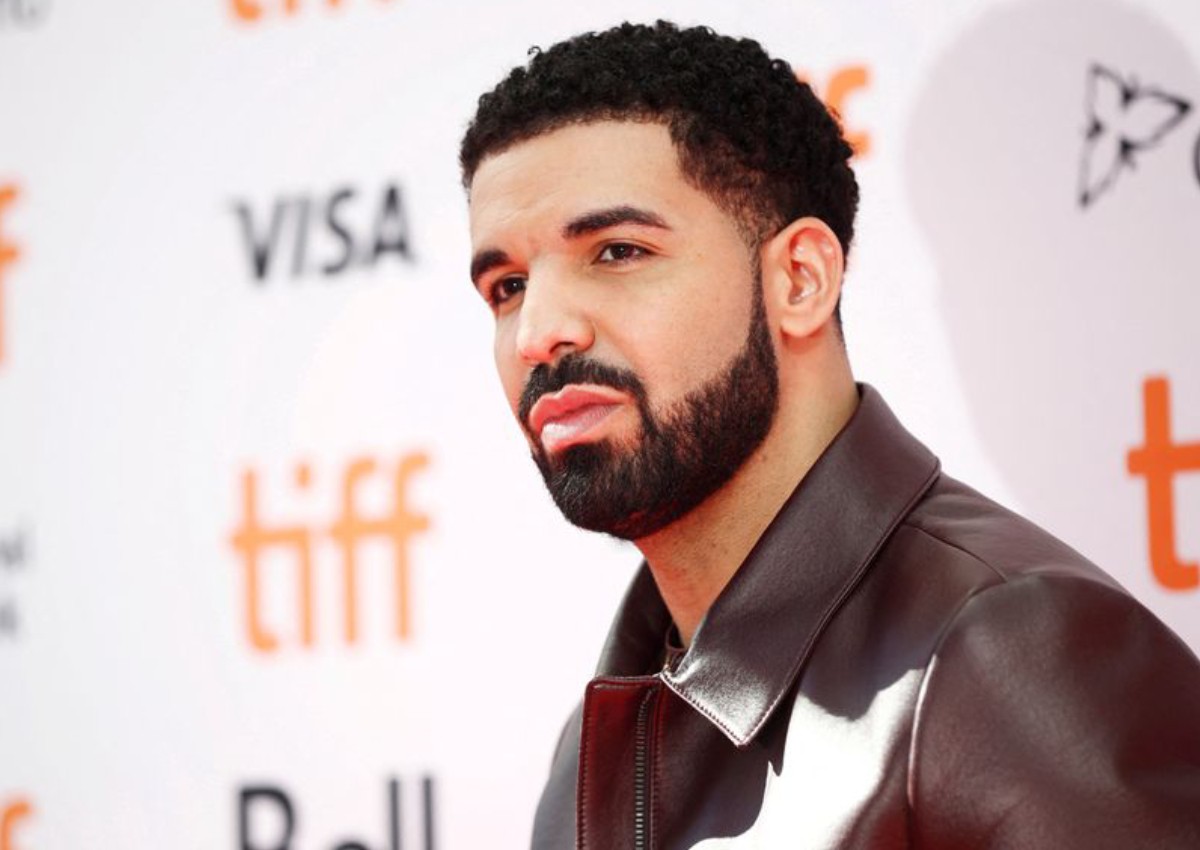 Drake wows fans on first night of tour by performing with hologram of his younger self