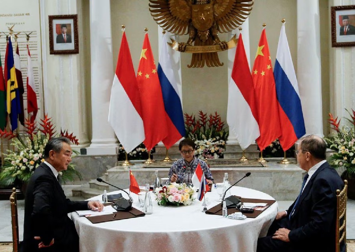 Top diplomat says China, Asean pushing ahead with free trade area talks